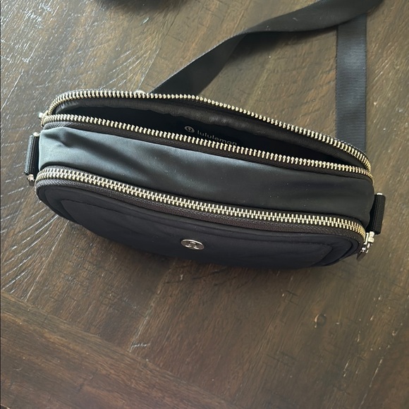Lululemon Camera Bag - Picture 2 of 4